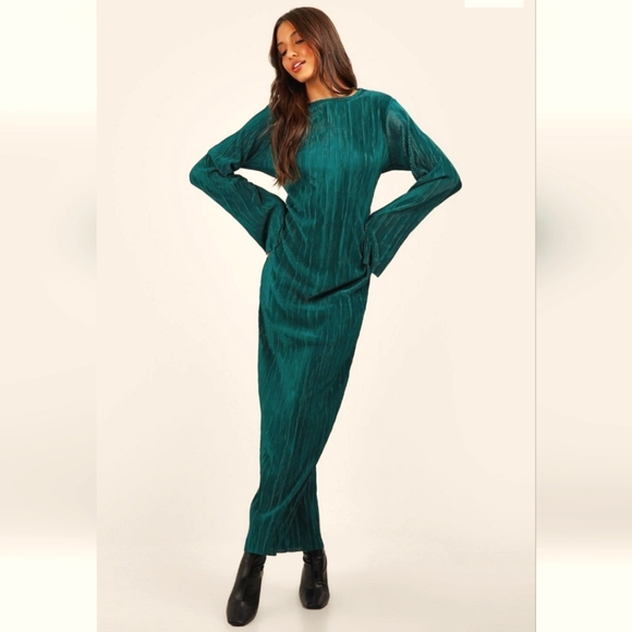 NWT boohoo Plisse Flare Sleeve Bodycon Maxi Dress Emerald Green Sz. S / US 4 - Picture 1 of 7